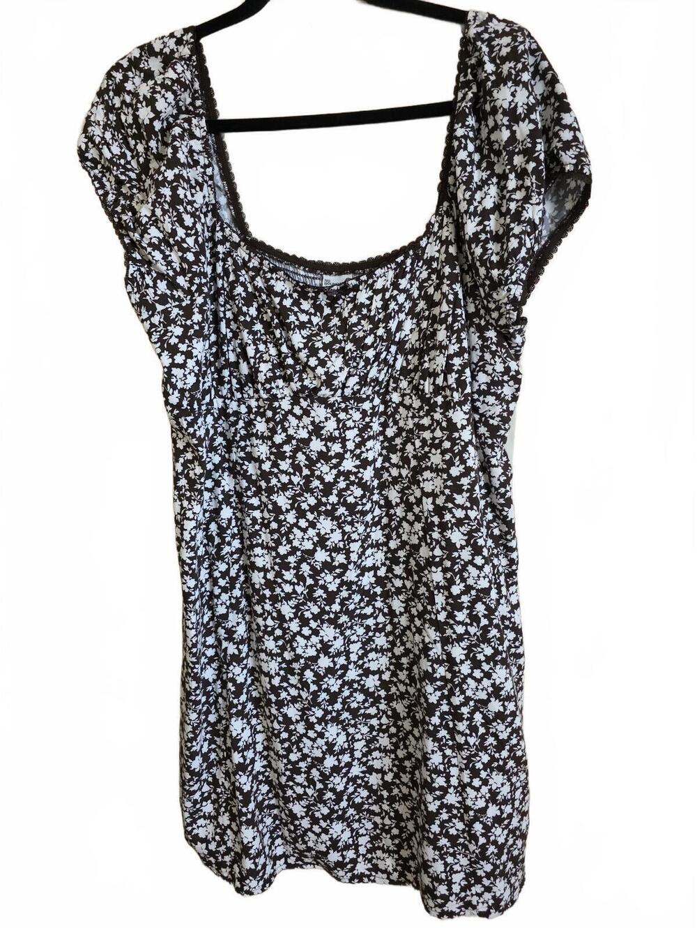 No Boundaries XL Brown Floral summer Dress  with Lace Trim